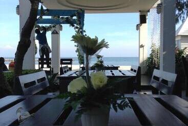 هتل Chez Nous Boutique Resort