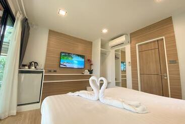 هتل Chez Nous Boutique Resort