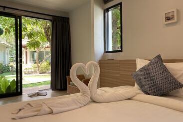 هتل Chez Nous Boutique Resort