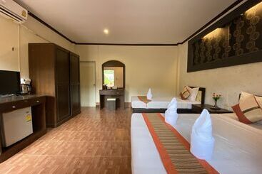 هتل Khaolak Grand City
