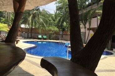 هتل Khaolak Grand City