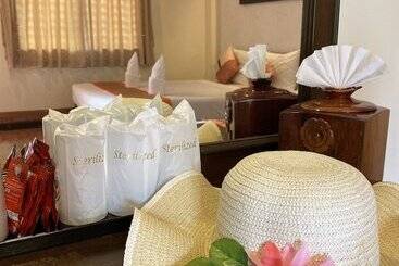 هتل Khaolak Grand City