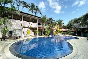 هتل Khaolak Grand City