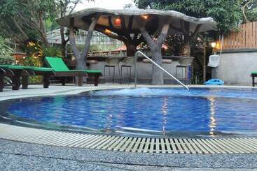 هتل Khaolak Grand City