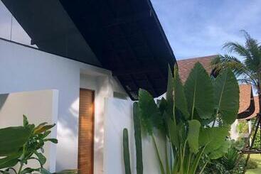 هتل Little Moon Villa