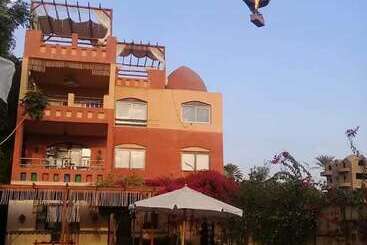 هتل Nile Compound