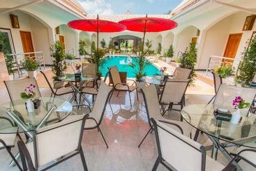 هتل Nok Resort &