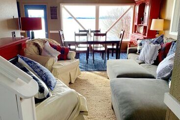 هتل Ocean House Inn & Condos
