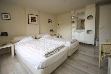 هتل Pension Auberge De Dael