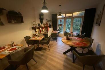 هتل Pension Auberge De Dael