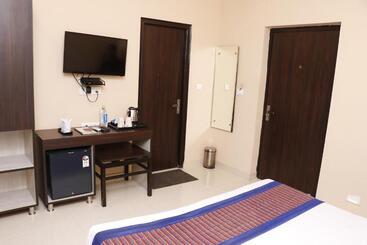 Taj Haveli Hotel Agra Walkable Distance From Taj Mahal