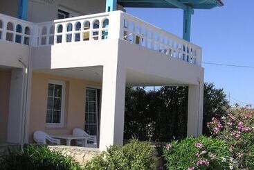 Nicolas Apartments