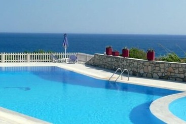 Nicolas Apartments