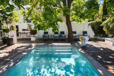 پانسیون Ashbourne Boutique Guest House