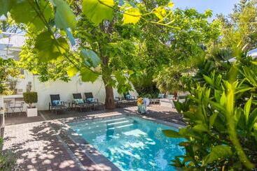 پانسیون Ashbourne Boutique Guest House