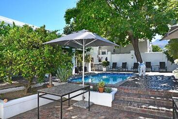 پانسیون Ashbourne Boutique Guest House