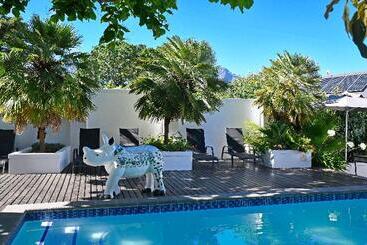 پانسیون Ashbourne Boutique Guest House