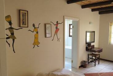 پانسیون Langeberg Guest Lodge
