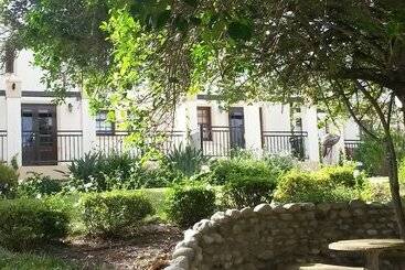 پانسیون Langeberg Guest Lodge