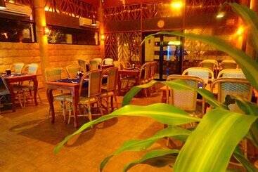 استراحتگاه Aozora Seaside Mactan