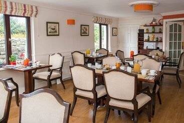 تختخواب و صبحانه Hazelwood Lodge