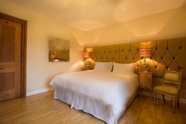 Down Yonder Boutique B&b
