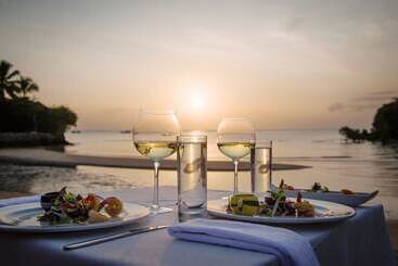 هتل Chuini Zanzibar Lodge By Newmark