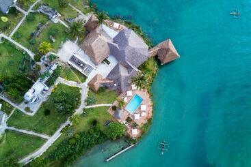 هتل Chuini Zanzibar Lodge By Newmark
