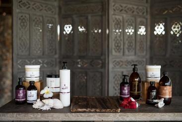 هتل Chuini Zanzibar Lodge By Newmark