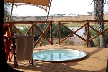 هتل Elephant Bedroom Camp
