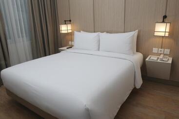 هتل Santika Mega City  Bekasi