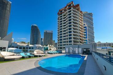 هتل Victoria Square Apartments