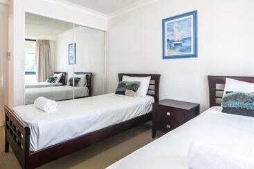 هتل Victoria Square Apartments