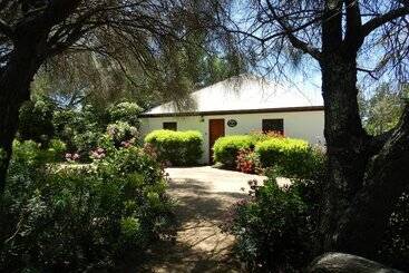 هتل Wagners Cottages