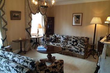 تختخواب و صبحانه College Hill House