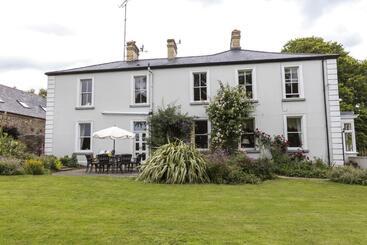 تختخواب و صبحانه College Hill House