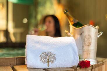 تختخواب و صبحانه Exclusive Suites The Secret Garden