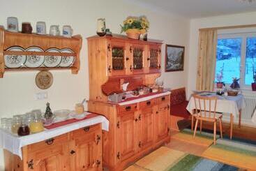 تختخواب و صبحانه Haus Amalia