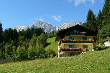 تختخواب و صبحانه Haus Elisabeth