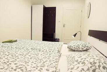 Hostel Folks