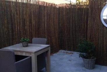 تختخواب و صبحانه Casa Cosi, Tourist & Business Suites & Flats With Reserved Parking, Private Sauna Available