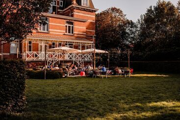 B&b T Kasteel & T Koetshuys