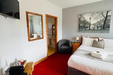تختخواب و صبحانه Dingle Marina Lodge