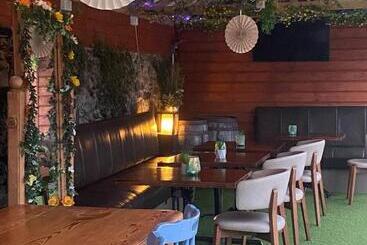 تختخواب و صبحانه The Baytree Restaurant & Guesthouse