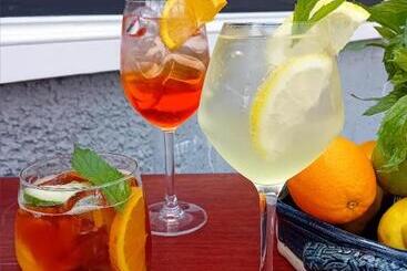 تختخواب و صبحانه The Baytree Restaurant & Guesthouse