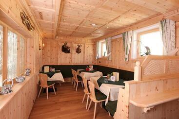 Berghotel Rasis