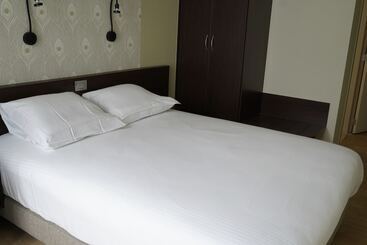 Corner House By Wp Hotels