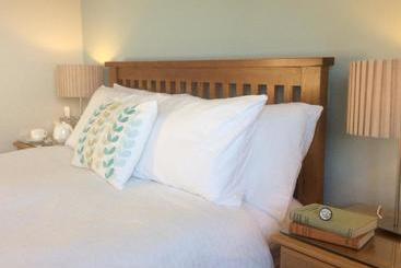 Cornerstones B&b