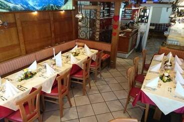 هتل Restaurant Burgblick