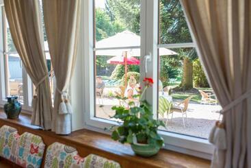 هتل Villa Konstanze